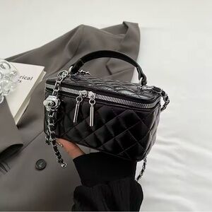 TOP HANDLE PURSE